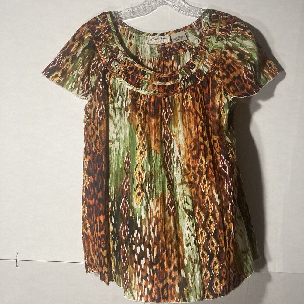 Lemon Grass Multicolor Geometric Scoop Neck Flutter Sleeve Top L